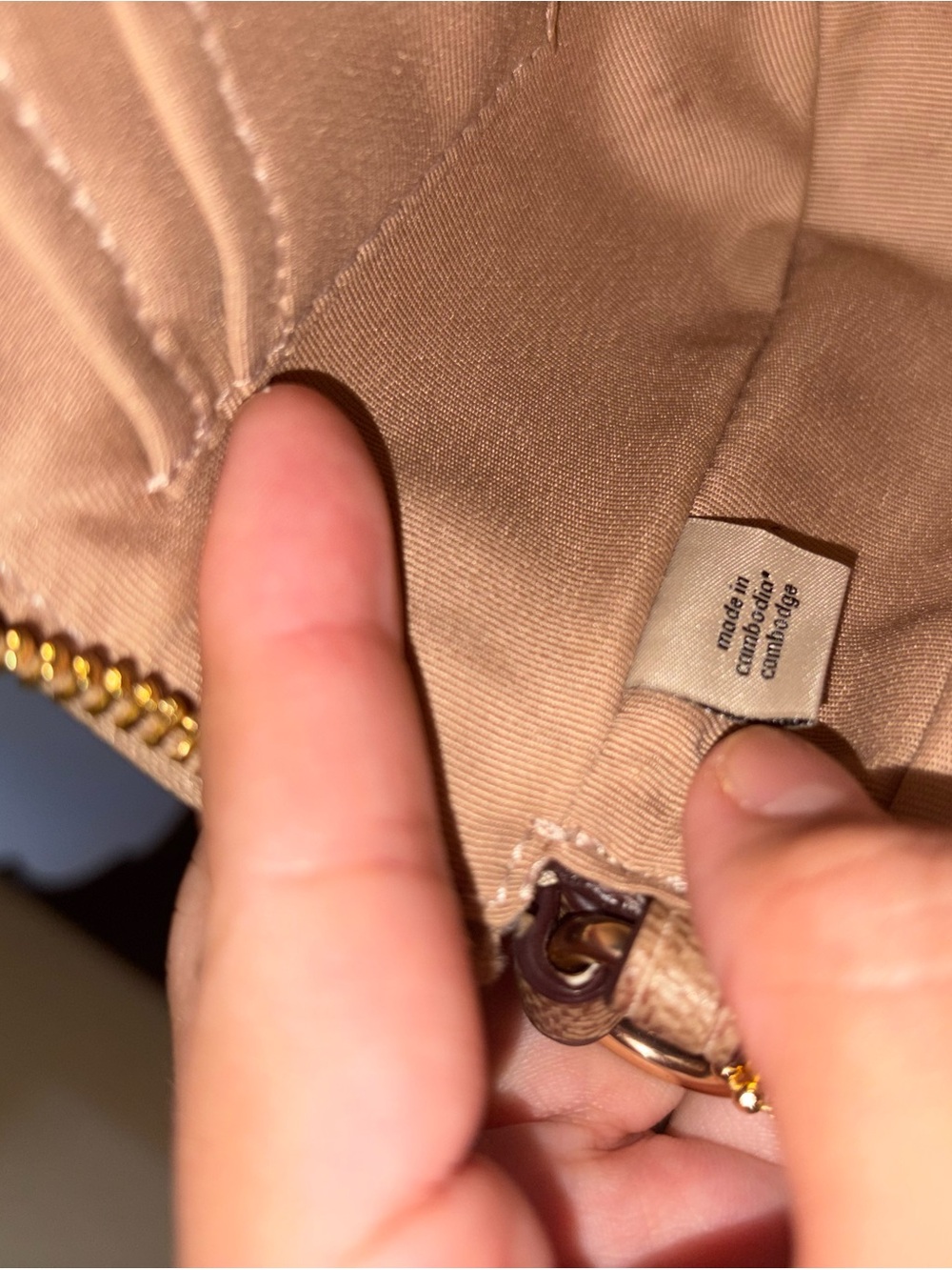 Coach Blush Pink Signature Shoulder Bag with Gold Heart-Link Strap - Picture 5 of 6